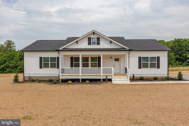 view of front facade featuring covered porch