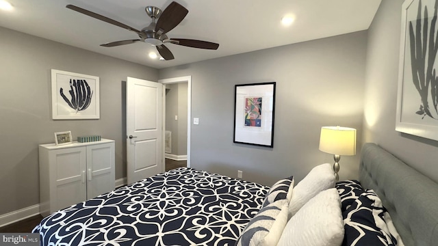 bedroom featuring ceiling fan