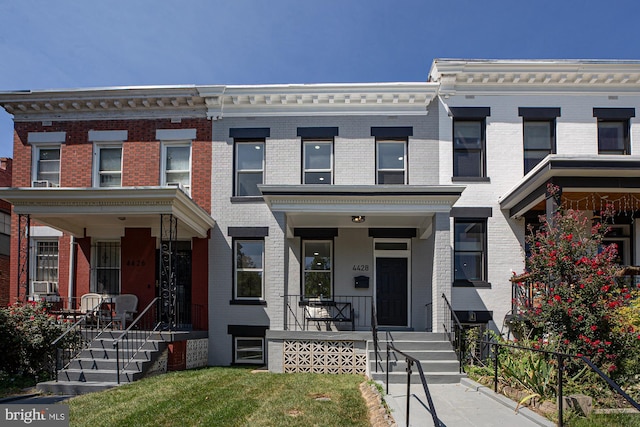 multi unit property with a porch