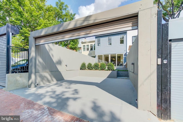 view of front facade featuring a patio