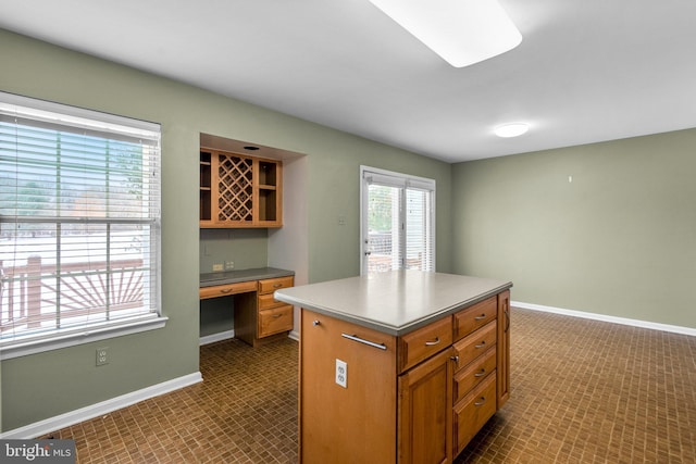 kitchen featuring a center island