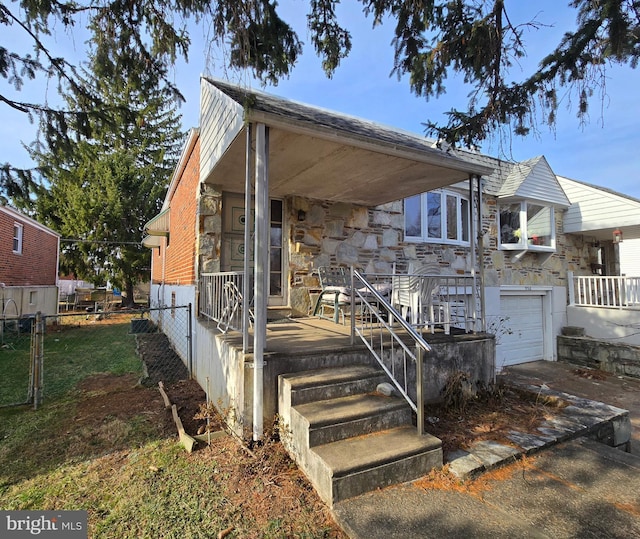 view of front of house featuring a garage