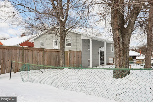 view of front of property