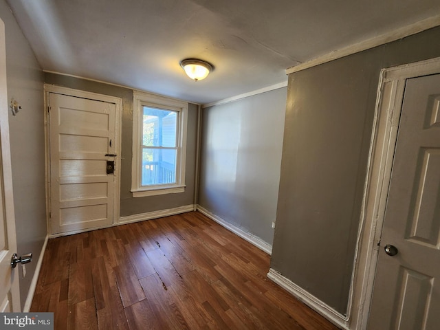 1112 Gorsuch Ave, Baltimore, MD 21218 - entrance foyer with dark hardwood / wood-style floors