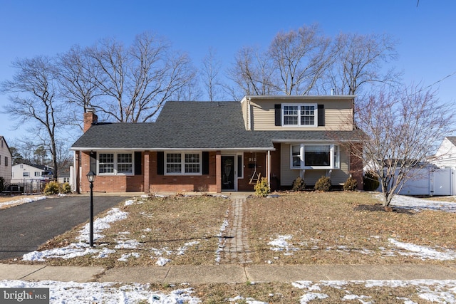 view of front of property featuring covered porch