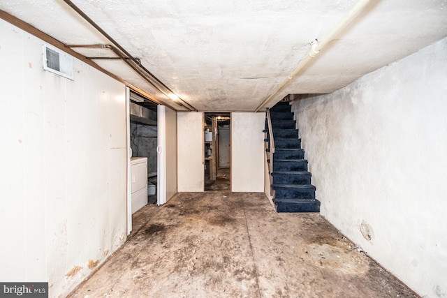 basement featuring washer / dryer