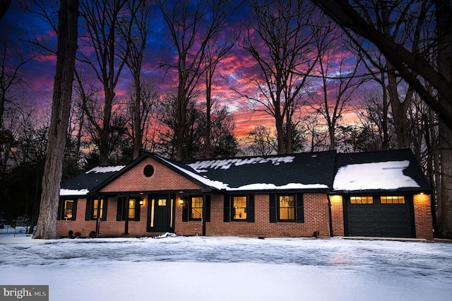 view of front facade featuring a garage