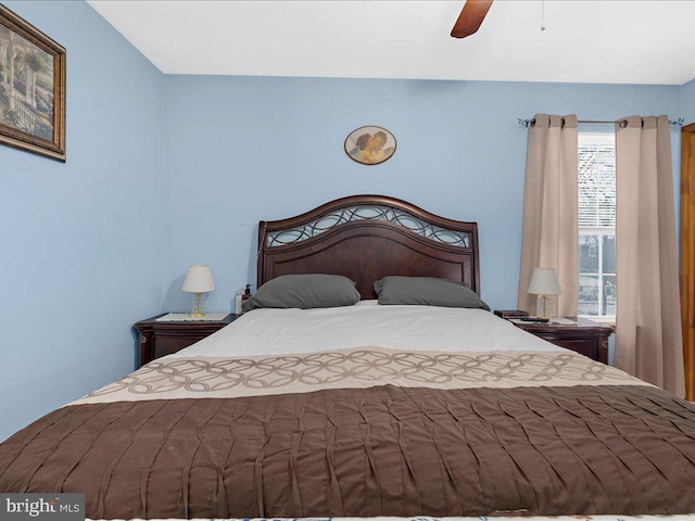 bedroom with ceiling fan