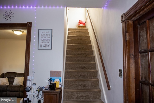 stairs with ornamental molding