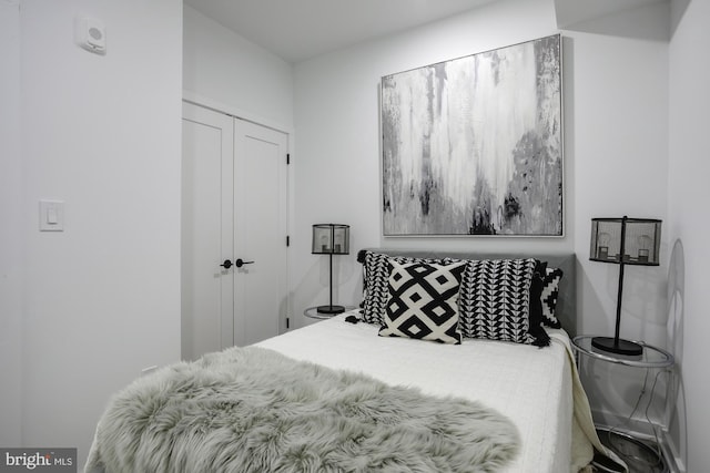 bedroom featuring a closet