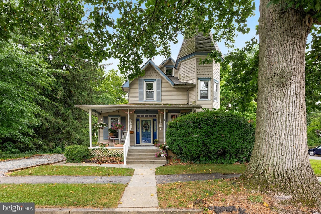 victorian home with covered porch