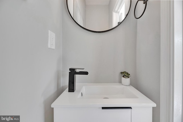 bathroom featuring sink