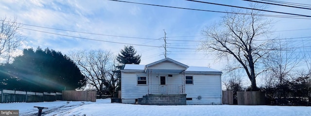 view of front of property