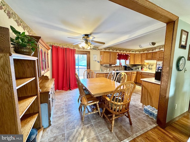 dining room with ceiling fan