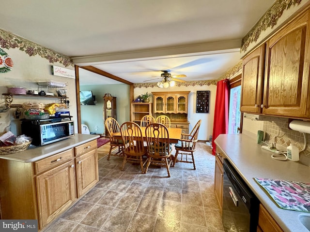 dining space with ceiling fan