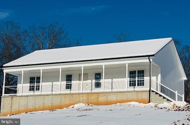 view of front of property