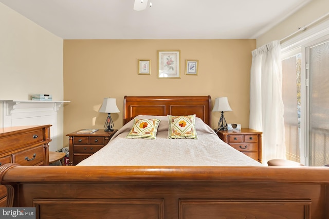 bedroom with ceiling fan