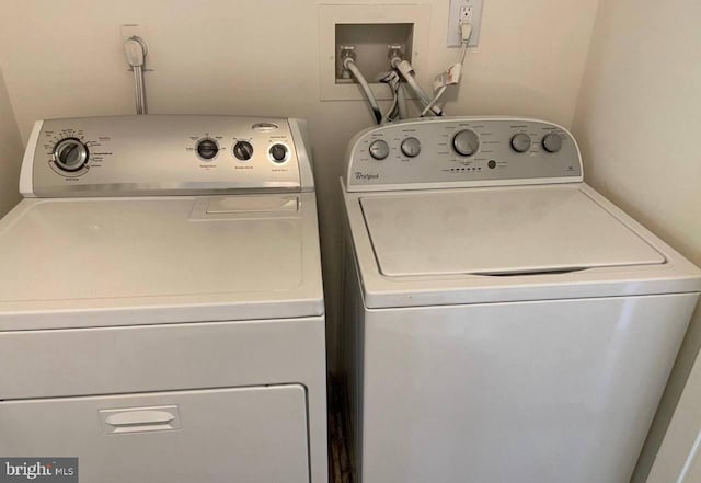 laundry area featuring washer and clothes dryer