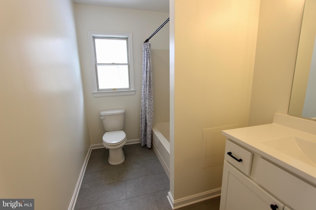 full bathroom featuring tile patterned flooring, vanity, shower / bath combo, and toilet