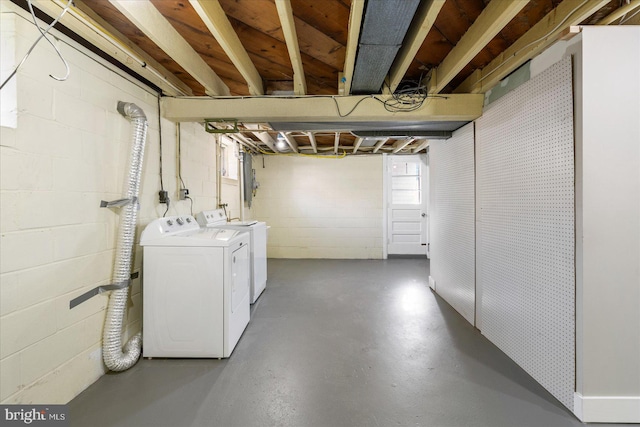 basement with washing machine and dryer