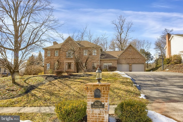 view of front facade featuring a garage