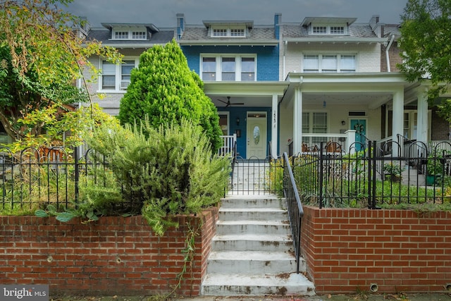 view of front facade featuring a porch