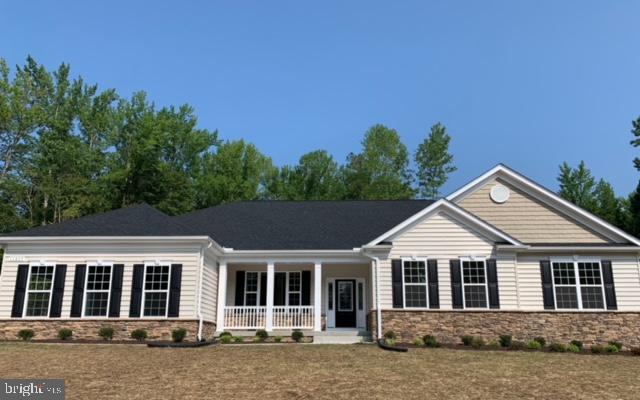 view of front of home with covered porch