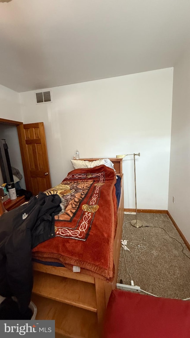 view of carpeted bedroom