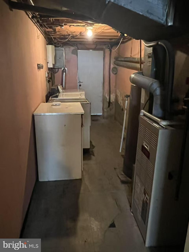 basement with washing machine and dryer