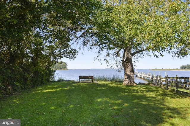 view of yard featuring a water view