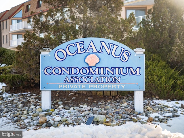 view of community / neighborhood sign