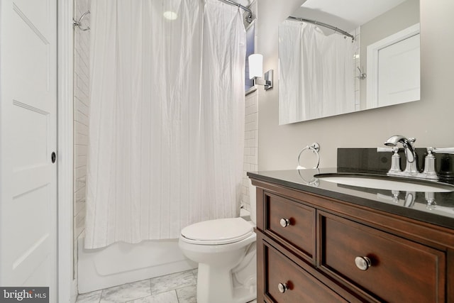 full bathroom with shower / bath combination with curtain, vanity, and toilet