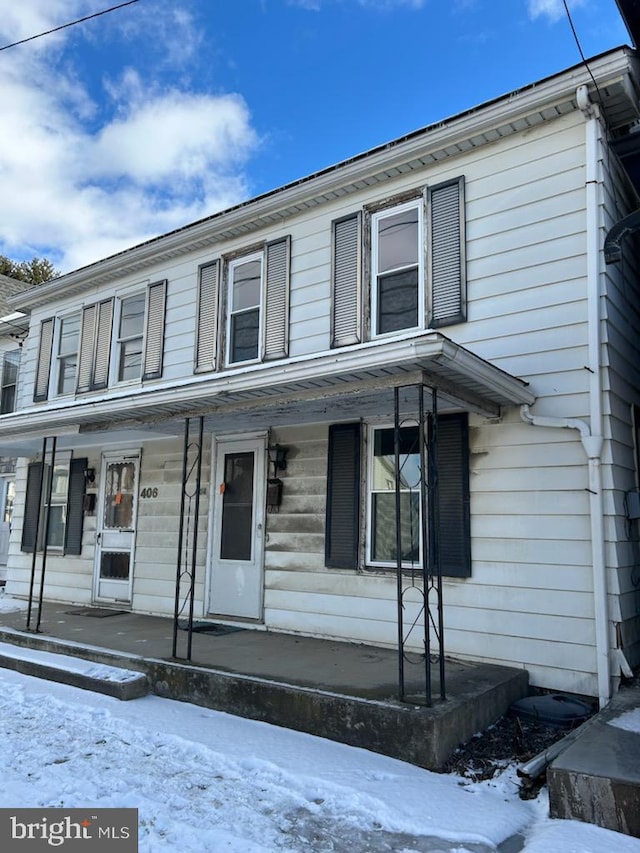 view of front of home featuring a porch