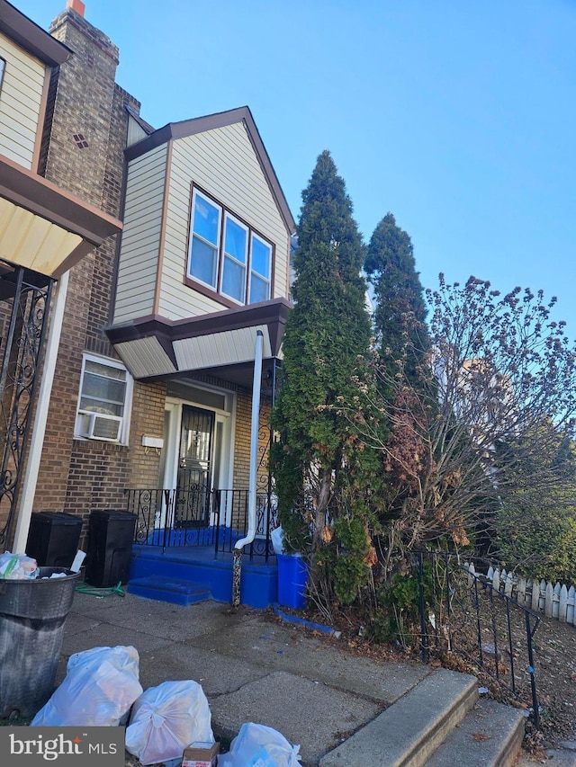 view of front of home with covered porch