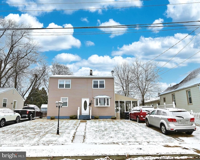 view of front property