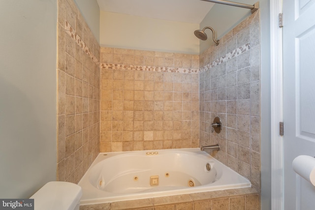 bathroom with tiled shower / bath