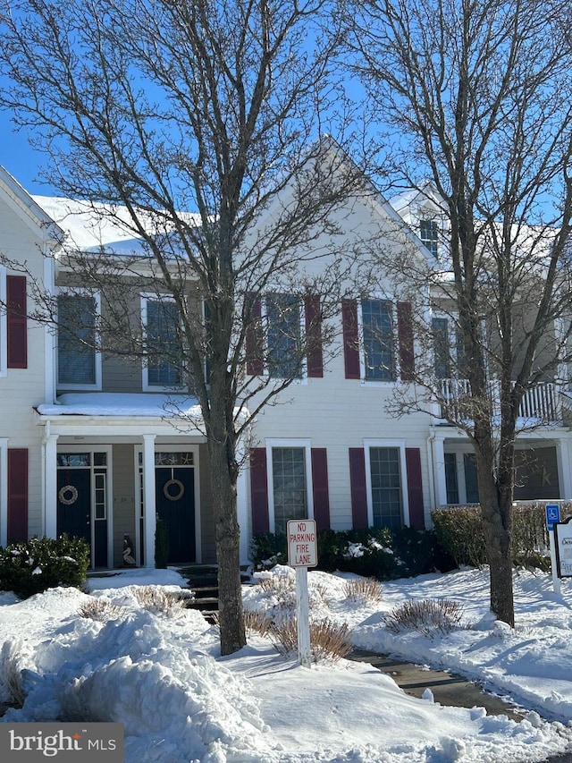 view of front of property