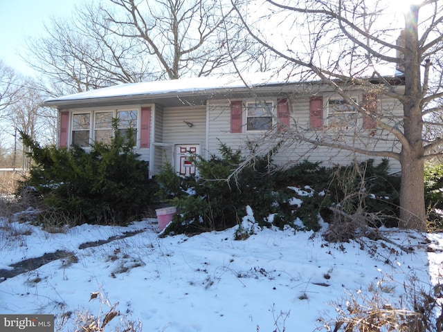 view of front of property