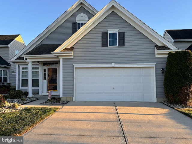 view of front property featuring a garage