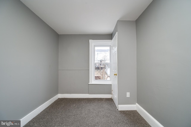 view of carpeted spare room