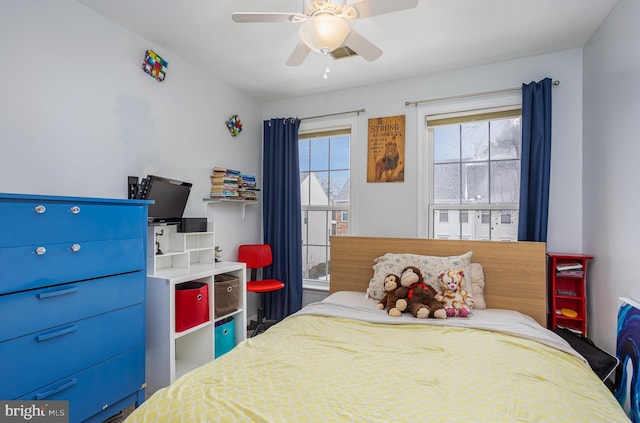 bedroom featuring ceiling fan