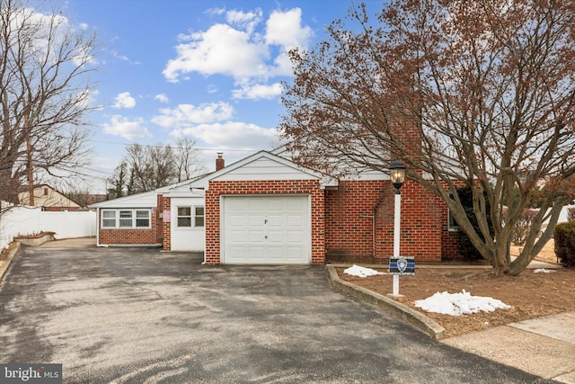 view of front facade featuring a garage