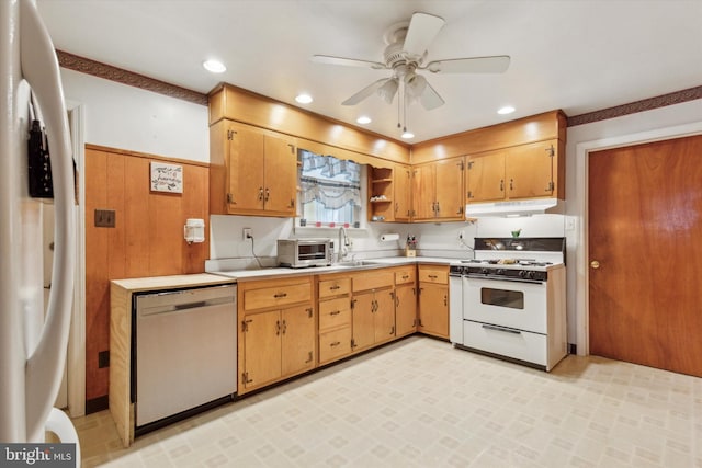 kitchen with dishwasher, sink, fridge, ceiling fan, and white range with gas stovetop