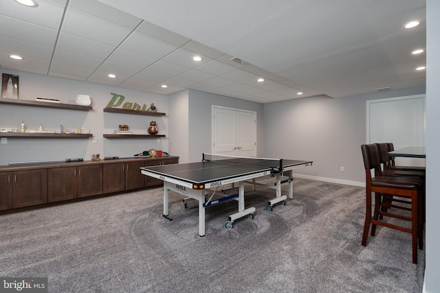 rec room with light carpet, visible vents, baseboards, and recessed lighting