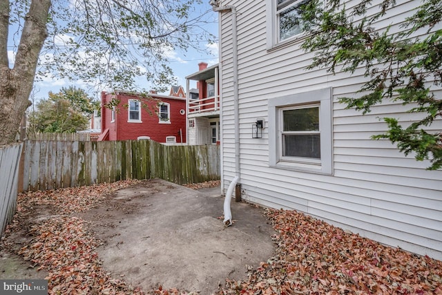 view of yard with a patio