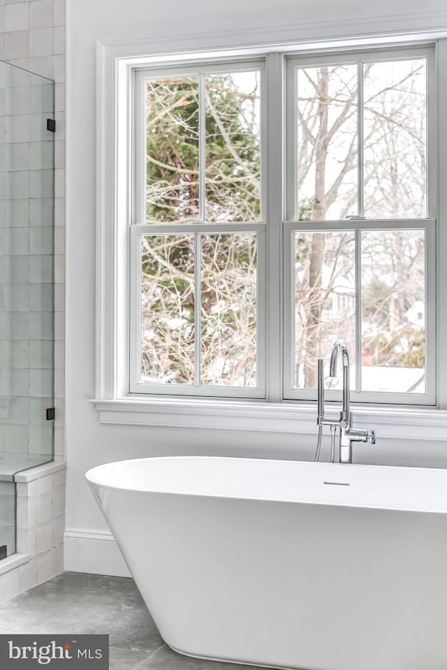 bathroom with a bathtub