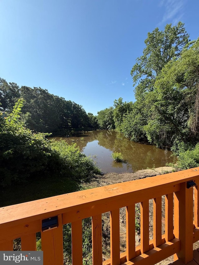 9416 Mirror Pond Dr, Fairfax, VA 22032 - water view