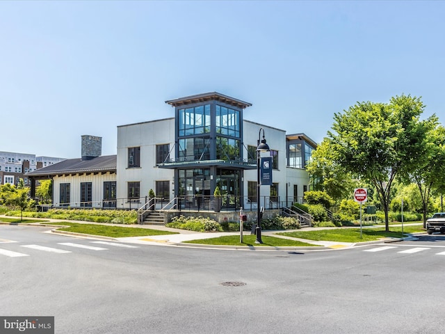 view of front of property