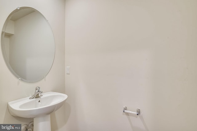 bathroom with sink