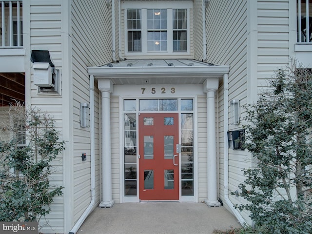 view of property entrance